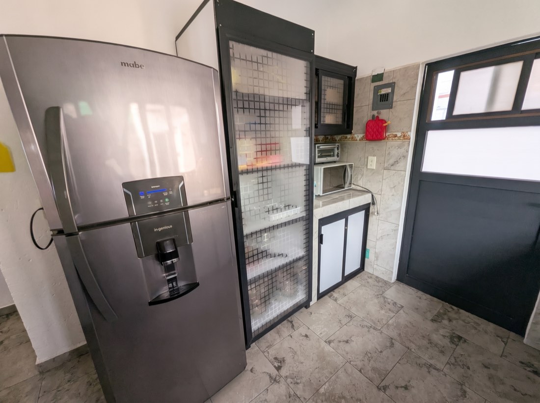 Alacena y refrigerador